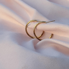 Minimal Curved Earring