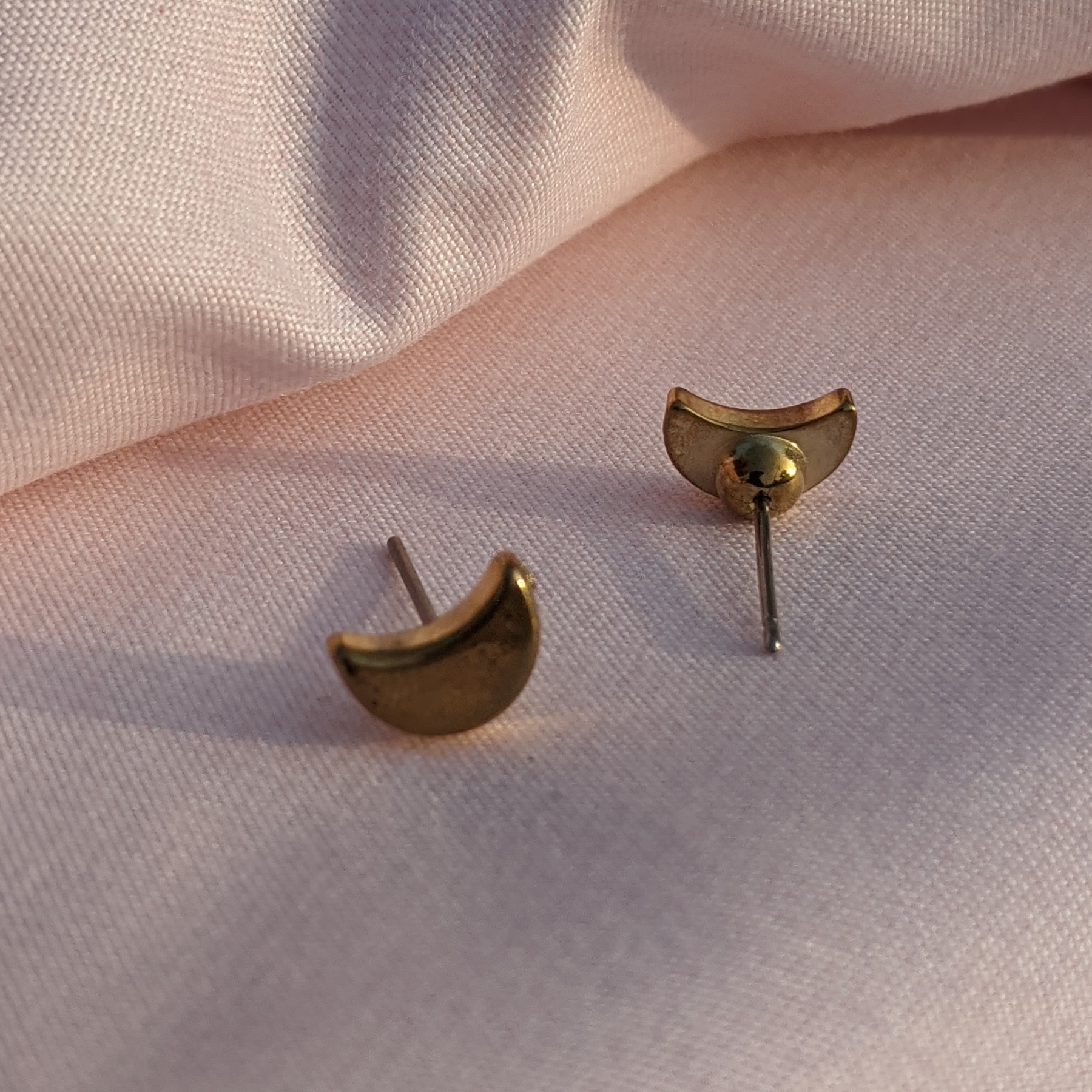 Minimal Ear Studs (MOON)