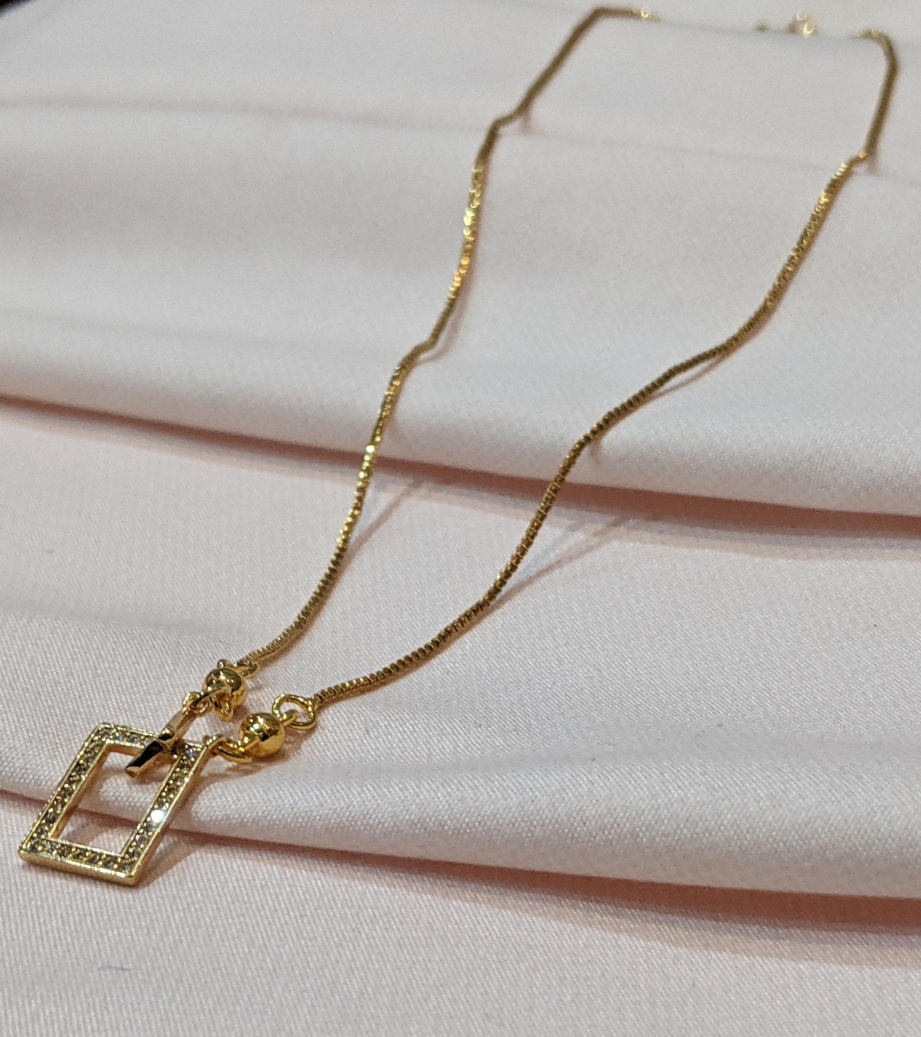 Minimal Necklace (SQUARE)